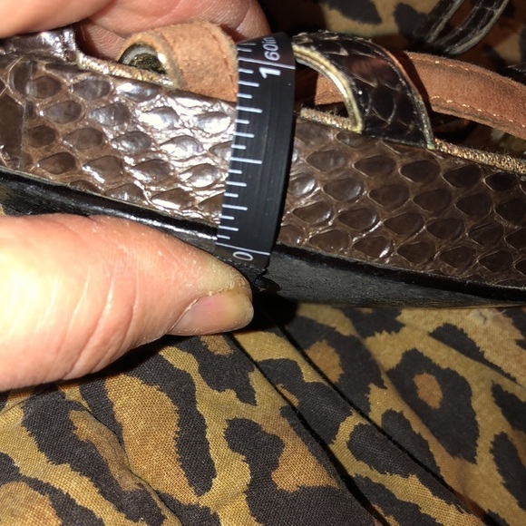 Nina size 10 sage green & tan alligator embossed strappy  platform heels - Picture 9 of 12